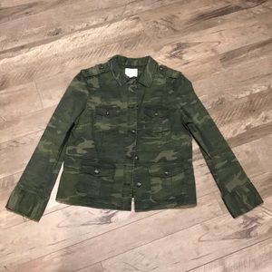 Women’s Loft Camouflage jacket NWT